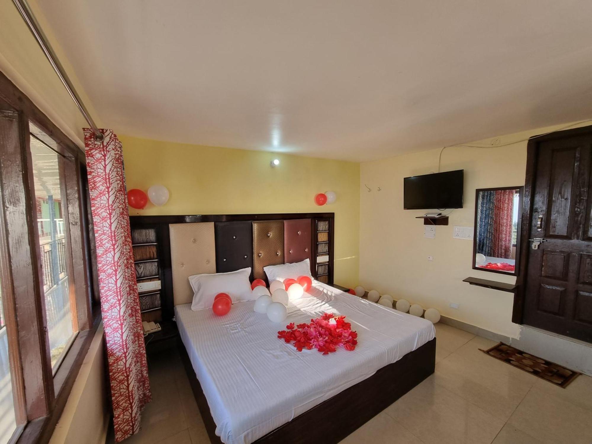 Forest Vibes Kalatop-Rooms And Restaurant ดัลเฮาซี ภายนอก รูปภาพ